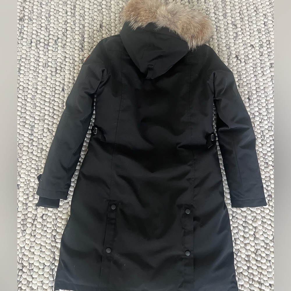 Never worn Canada Goose black Parka
Women S/P